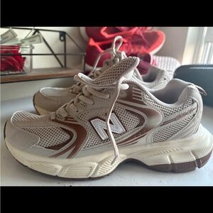 New Balance White and Tan Sneakers